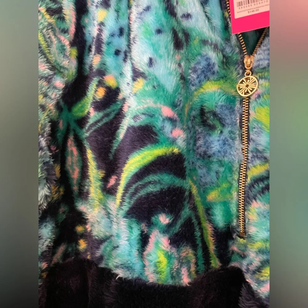 🩷NWT Lilly Pulitzer Fleece Popover🩷 - Picture 2 of 3